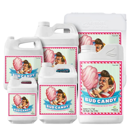 - Advanced Nutrients Bud Candy Produktflasche
- Bud Candy Anwendung im Indoor-Garten
- Advanced Nutrients Blüte-Booster in verschiedenen Größen
